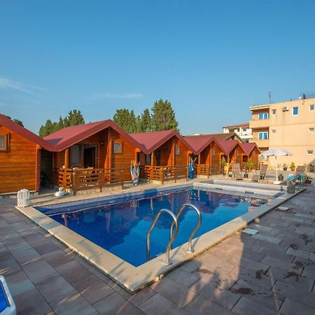 Apartments And Bungalow Casa Palma 울친 외부 사진