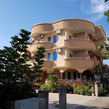 Apartments And Bungalow Casa Palma 울친 외부 사진