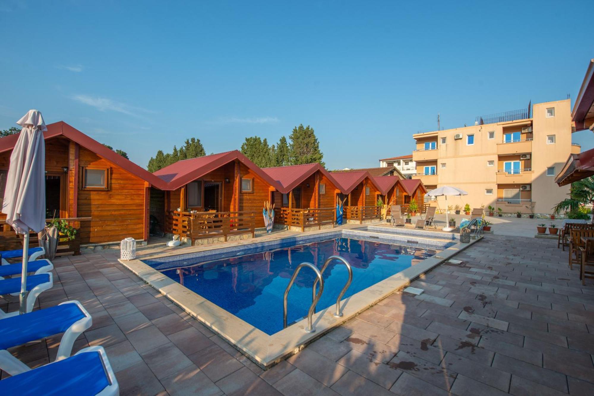 Apartments And Bungalow Casa Palma 울친 외부 사진