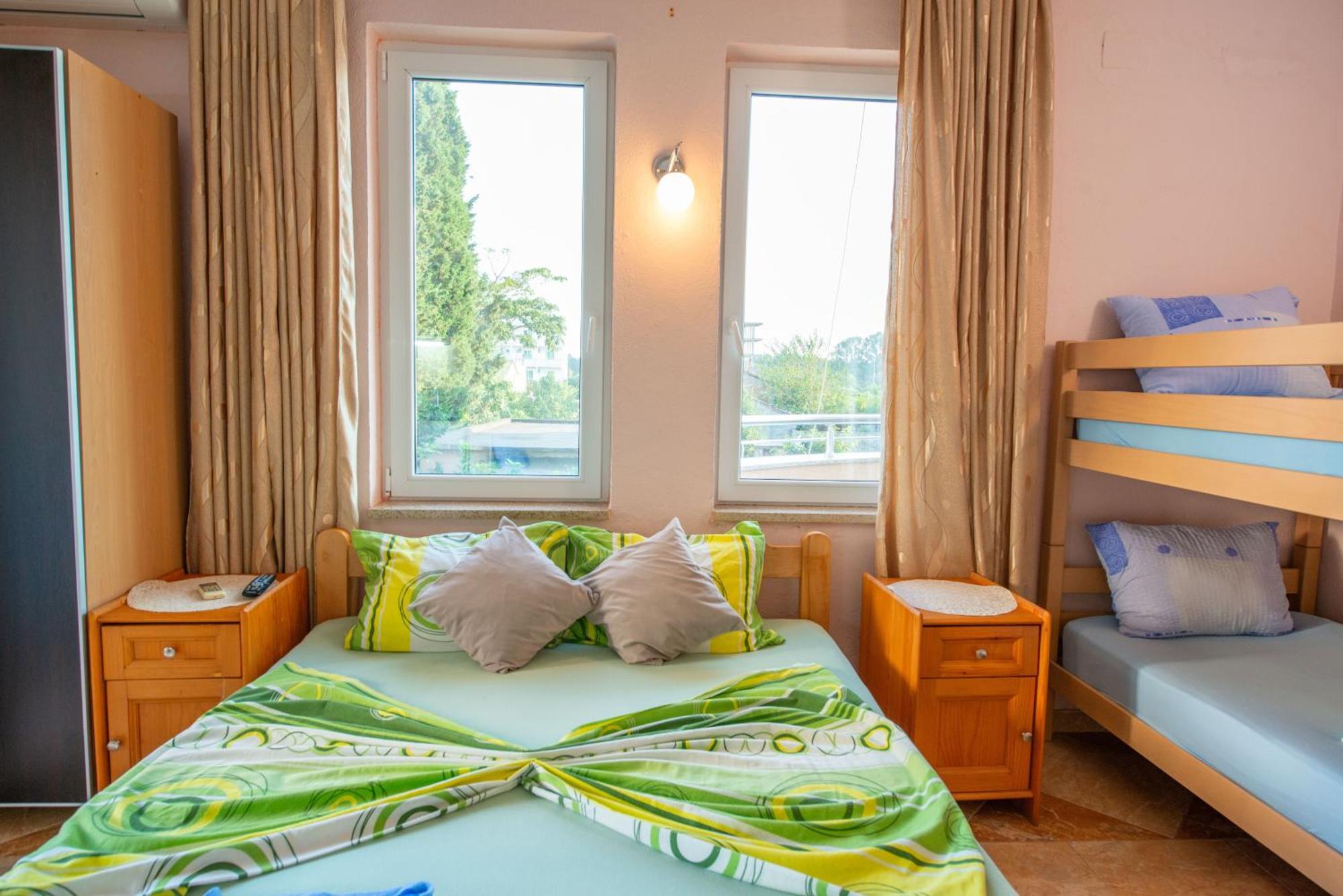 Apartments And Bungalow Casa Palma 울친 외부 사진