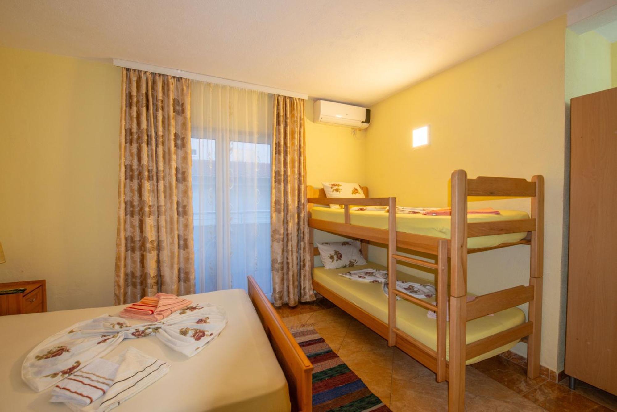 Apartments And Bungalow Casa Palma 울친 외부 사진