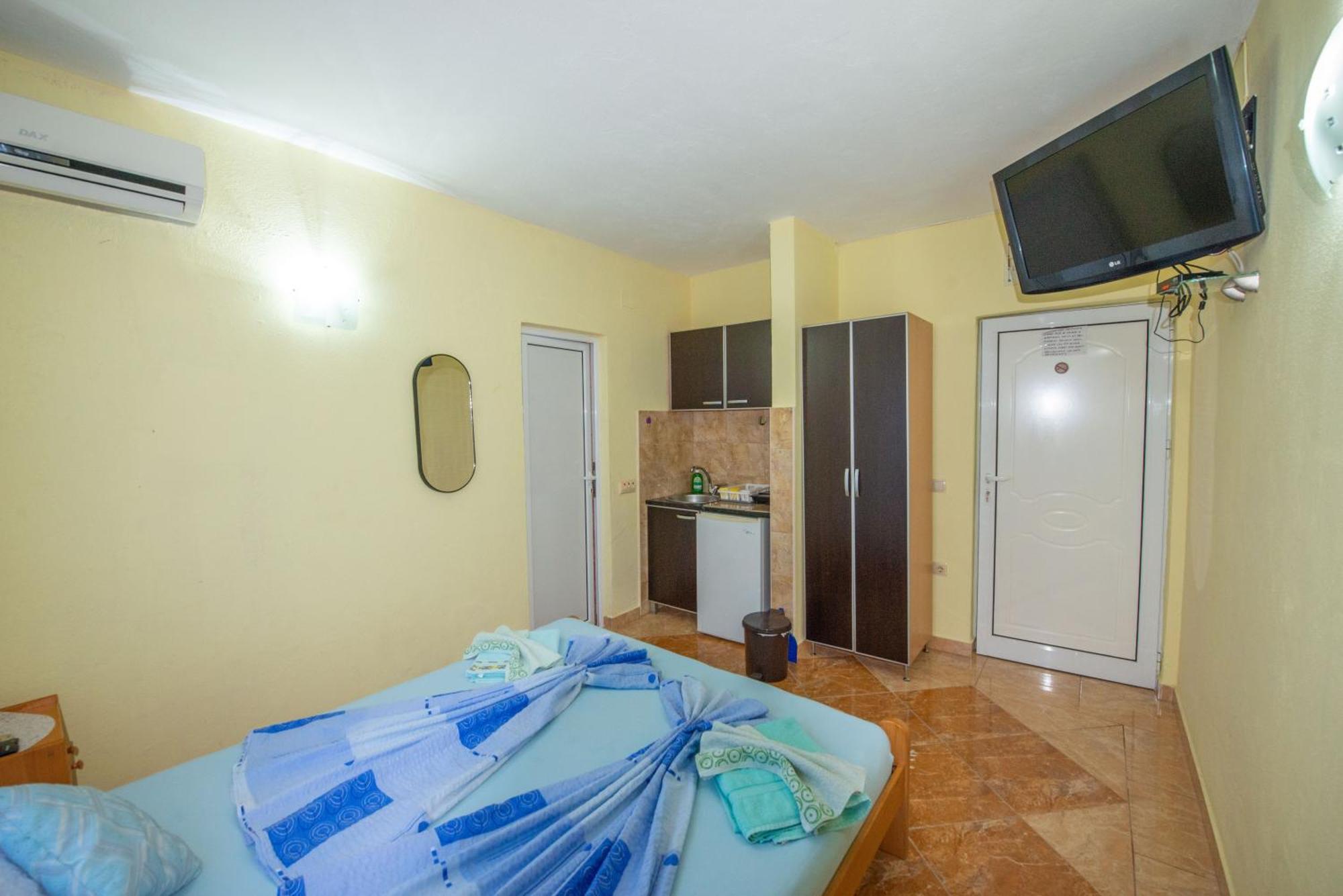 Apartments And Bungalow Casa Palma 울친 외부 사진