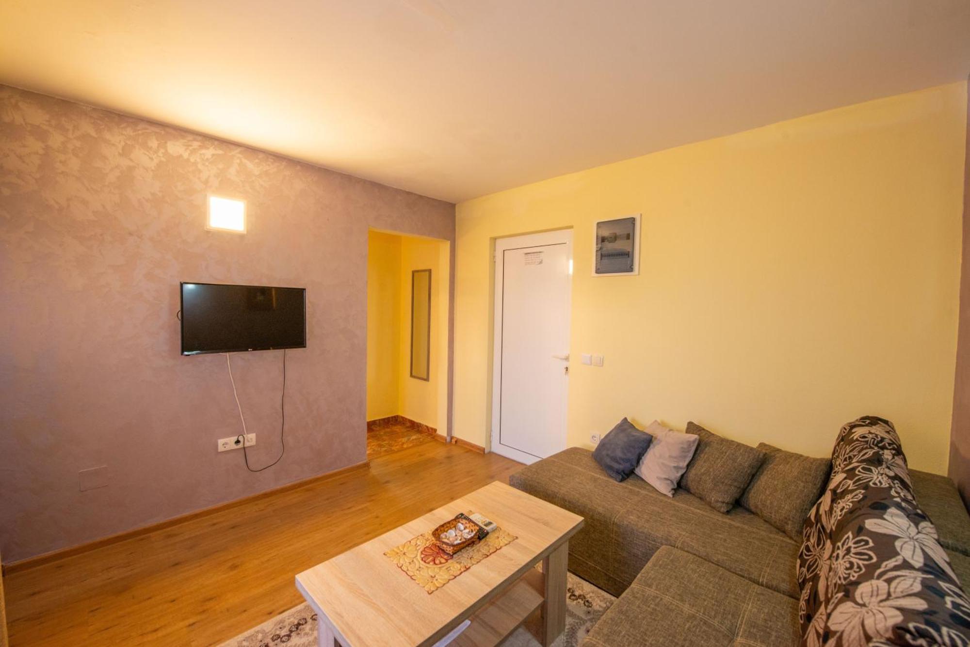 Apartments And Bungalow Casa Palma 울친 외부 사진
