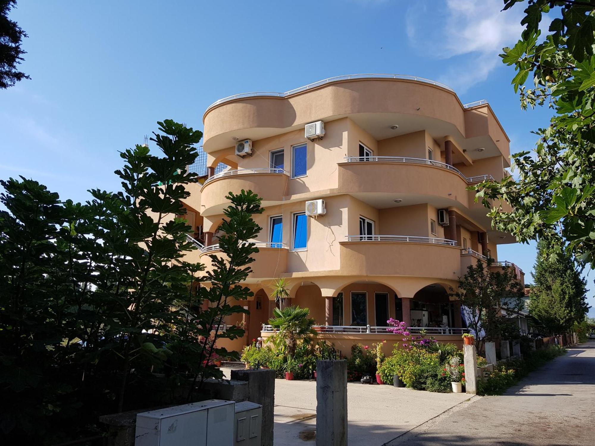 Apartments And Bungalow Casa Palma 울친 외부 사진