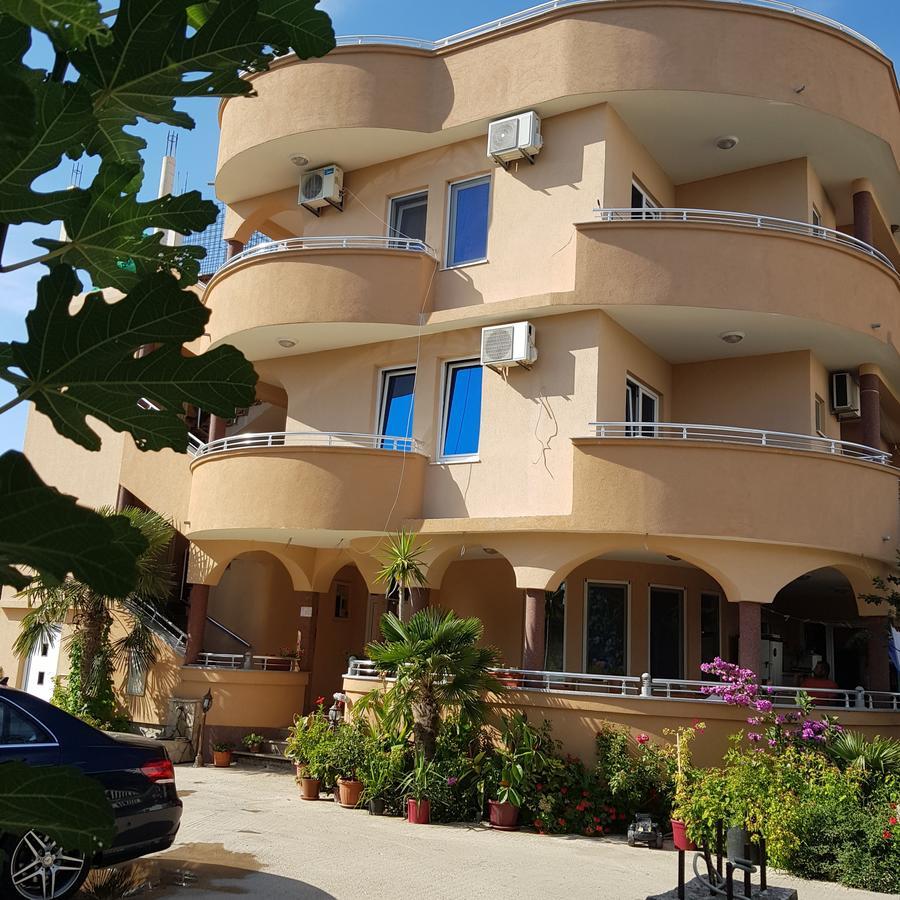 Apartments And Bungalow Casa Palma 울친 외부 사진